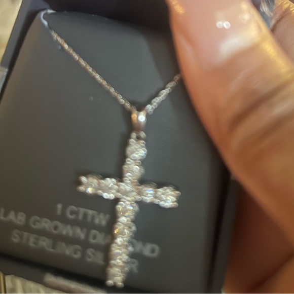 1CTTW lab grown diamond cross necklace - Picture 2 of 4